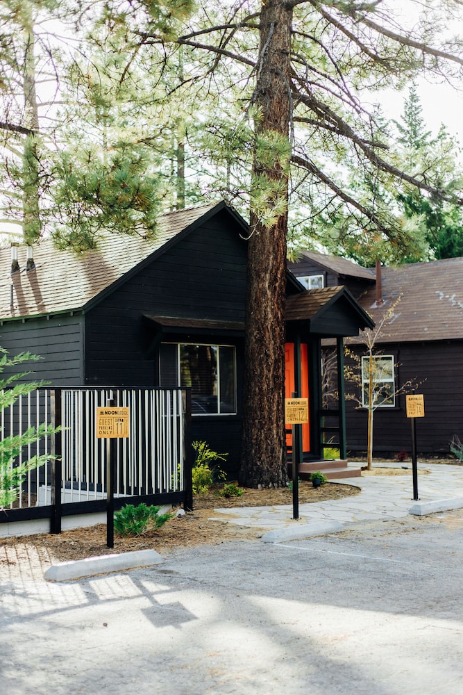 Noon Lodge at Mallard Bay
