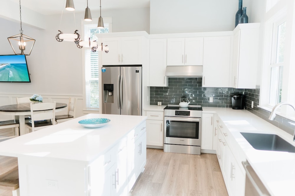 30A Hideaway by Avantstay Walk to Beach 2 Pools