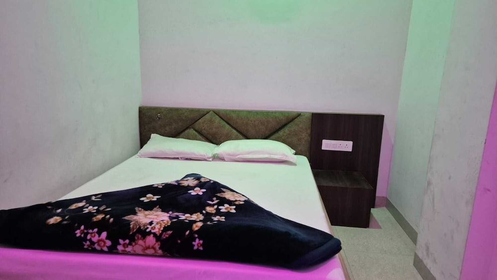 Shree Hanuman Hotel