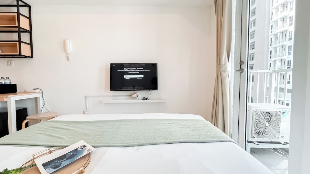 Fully Furnished Studio Room at Tokyo Riverside PIK 2 Apartment