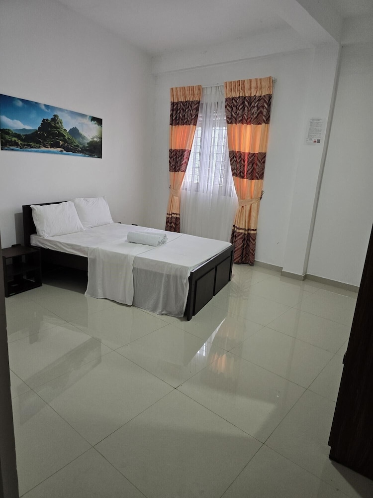 Room-serene Kandy Getaway With City View