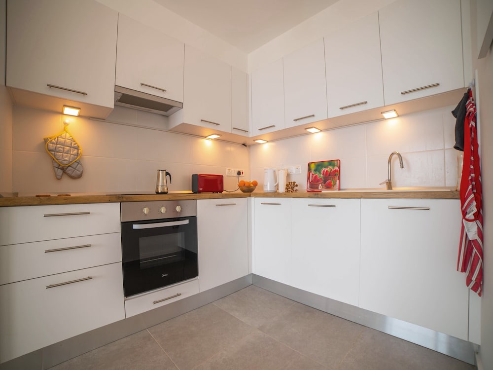 Homely and Convenient Apartment With Lovely sea View