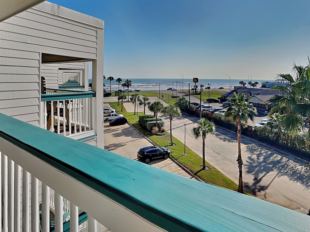 Casa Del Mar 350-front Facing