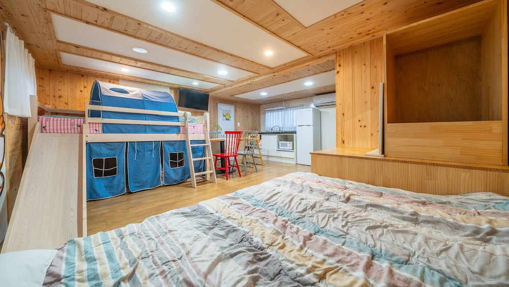 Chuncheon Free People's Caravan Pension