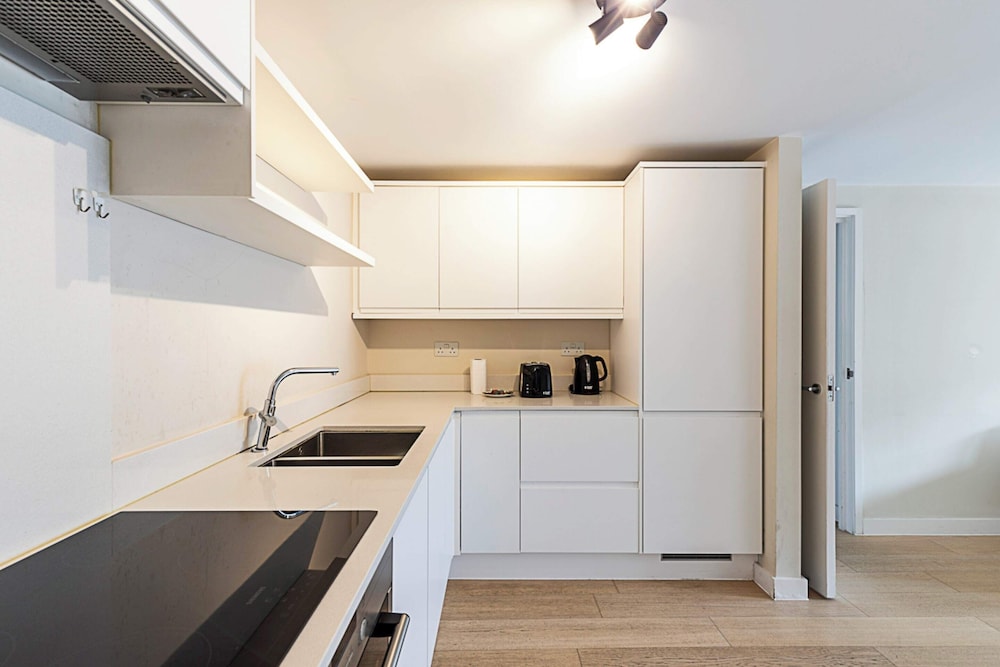City Relay Sleek Apartment in Belgravia