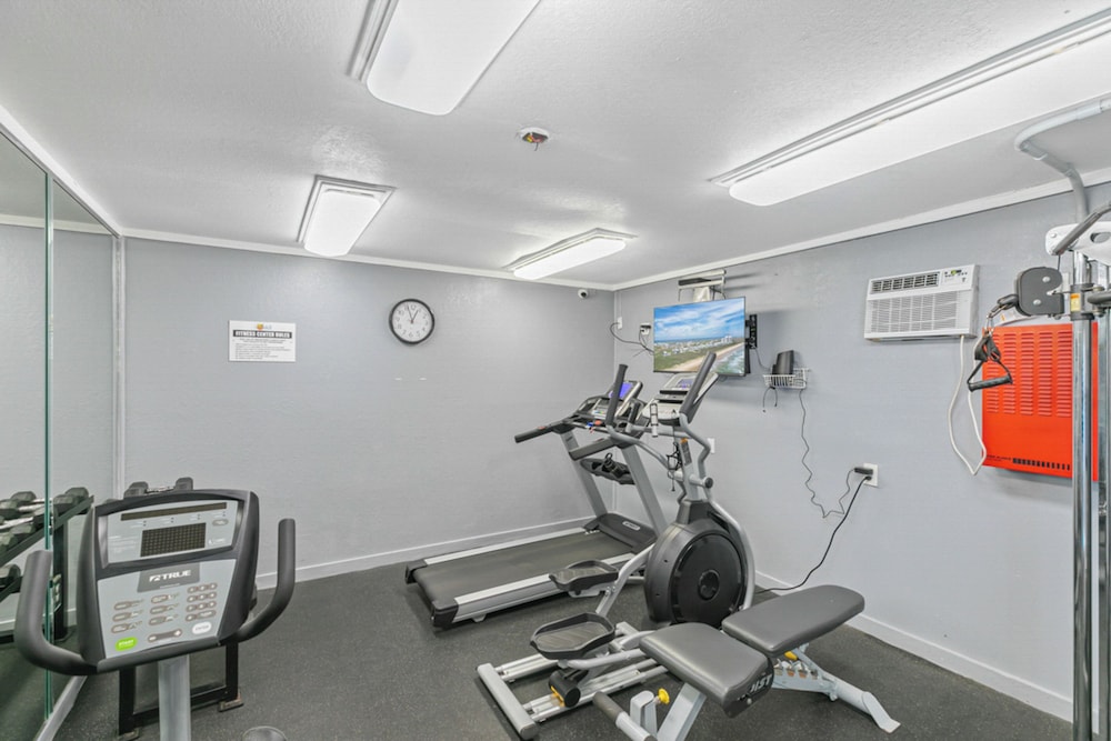 Gulf-view Corner 3BR w/ Balcony & Luxe Amenities