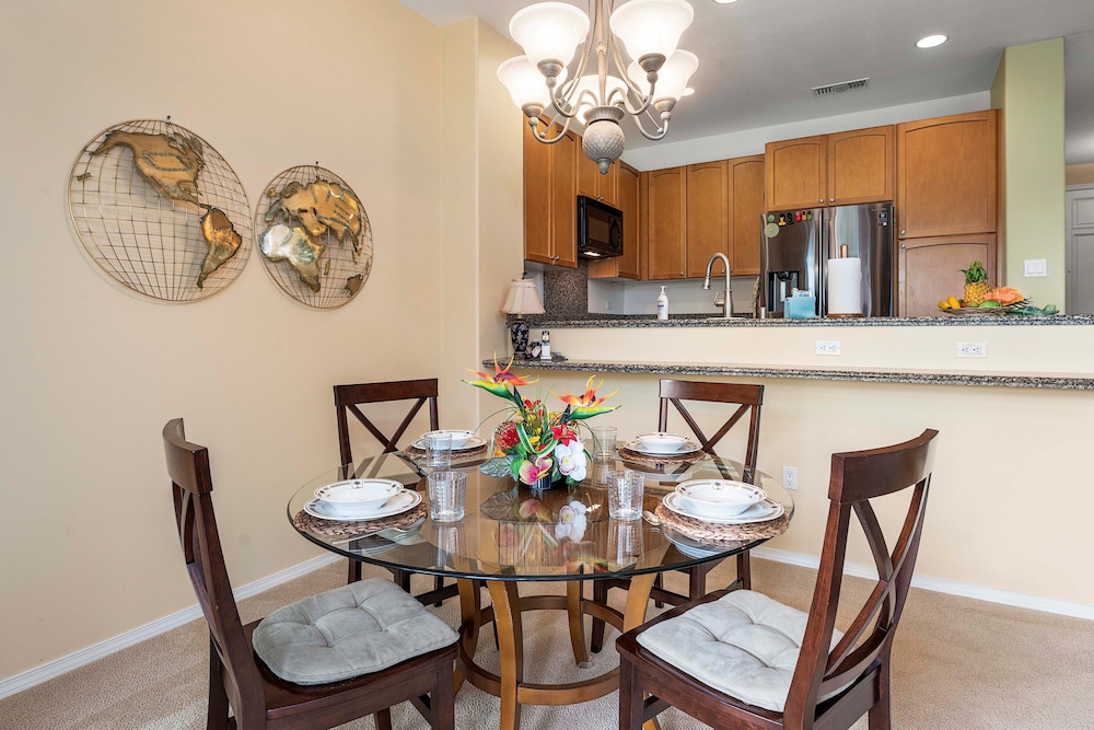 Spacious Townhome - Close to Beaches & Shopping! - Vrkcv