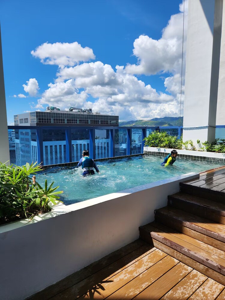 Virgo Nest Rentals - 38th Park Ave, IT Park Cebu - City View