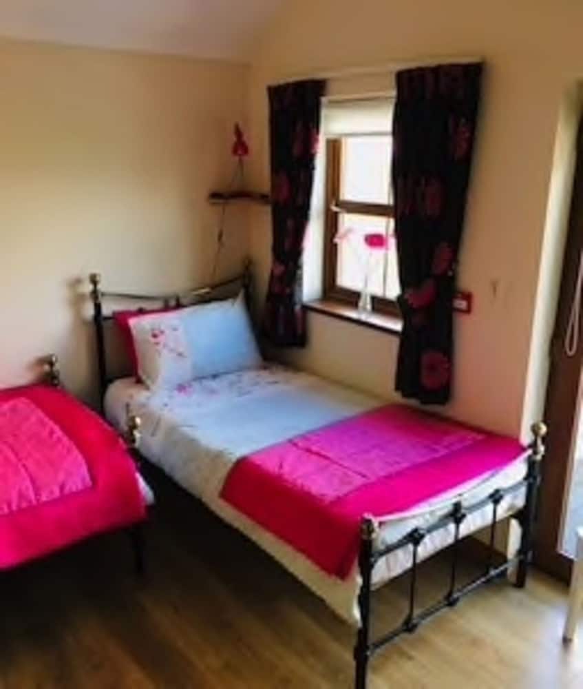 Cherry Tree Cottage Hillsborough - Moira view 4