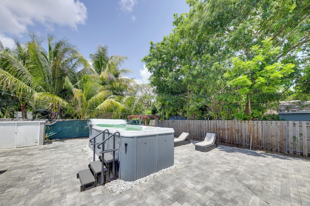 3 Mi to Beach & Boardwalk: Hollywood Spa House