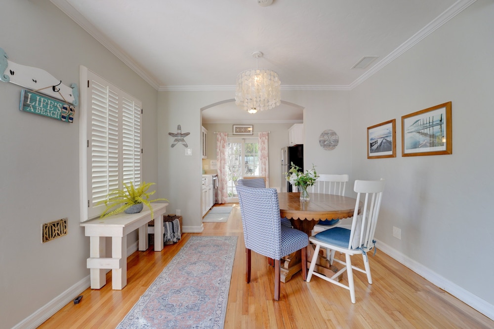 Coral Cottage