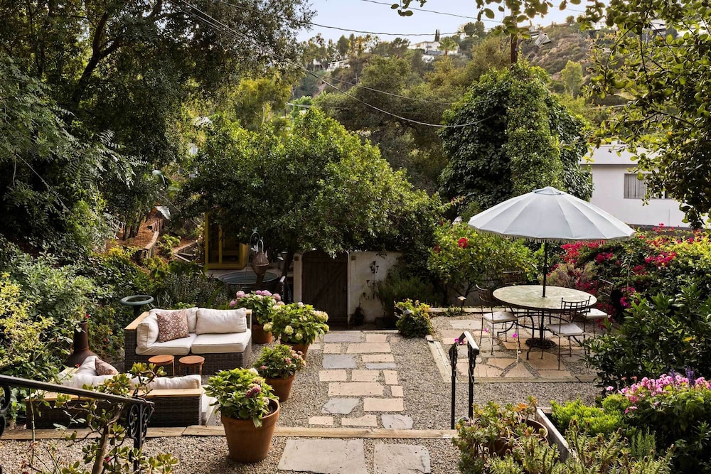 Hollywood Hideaway by Boutique