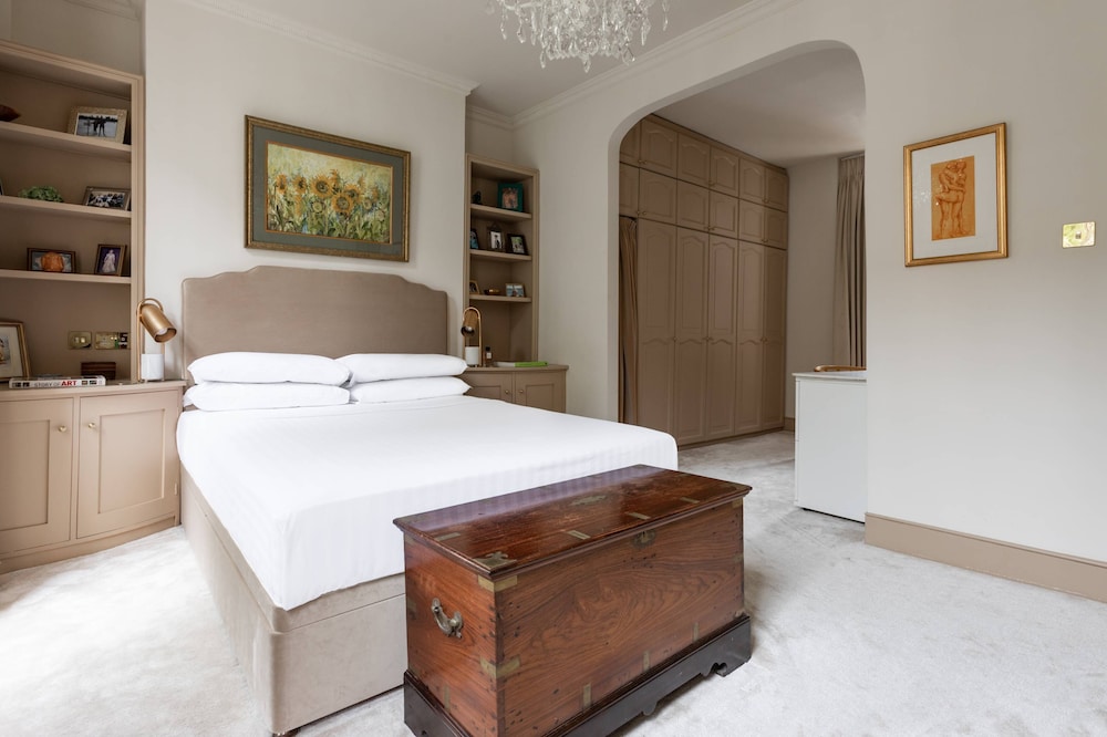 Molyneux Street II by Onefinestay