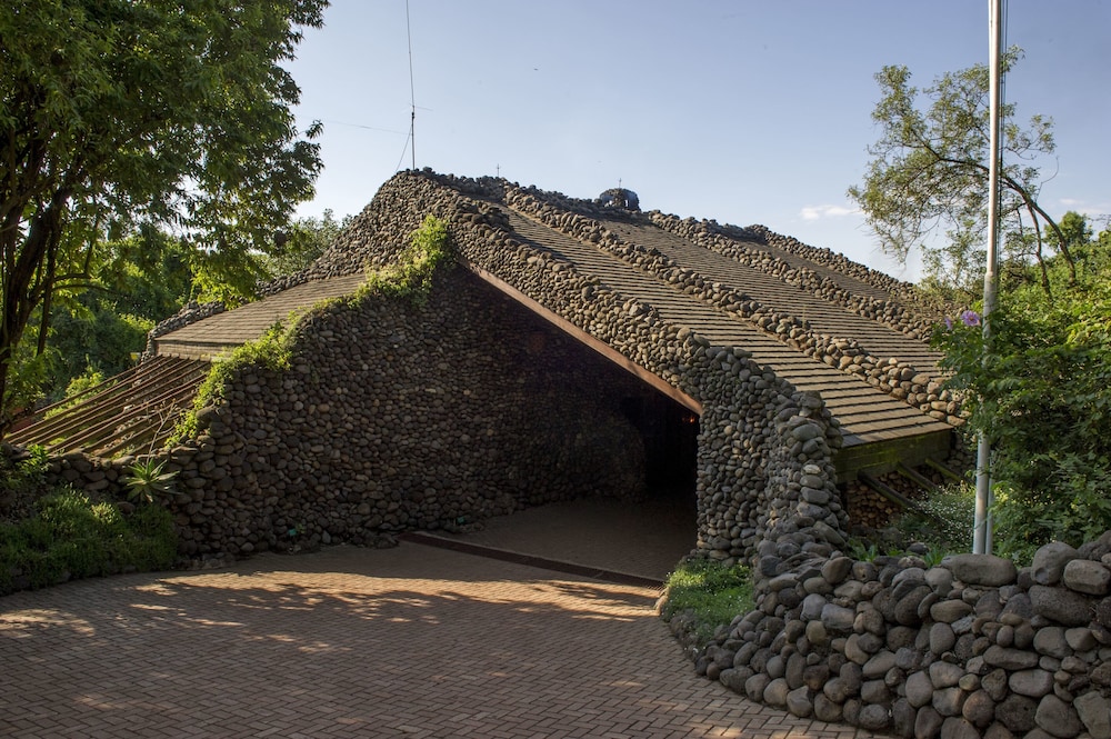 Ngorongoro Serena Safari Lodge