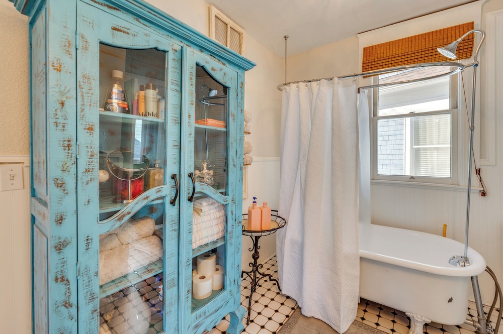 1 Mi to CU Boulder: Condo Near Pearl Street!