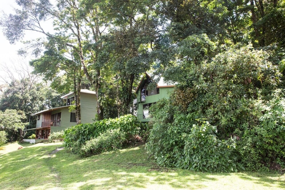 Monteverde Cloud Forest Vacations - Hotel Flor de Bromelia - Property Image 1