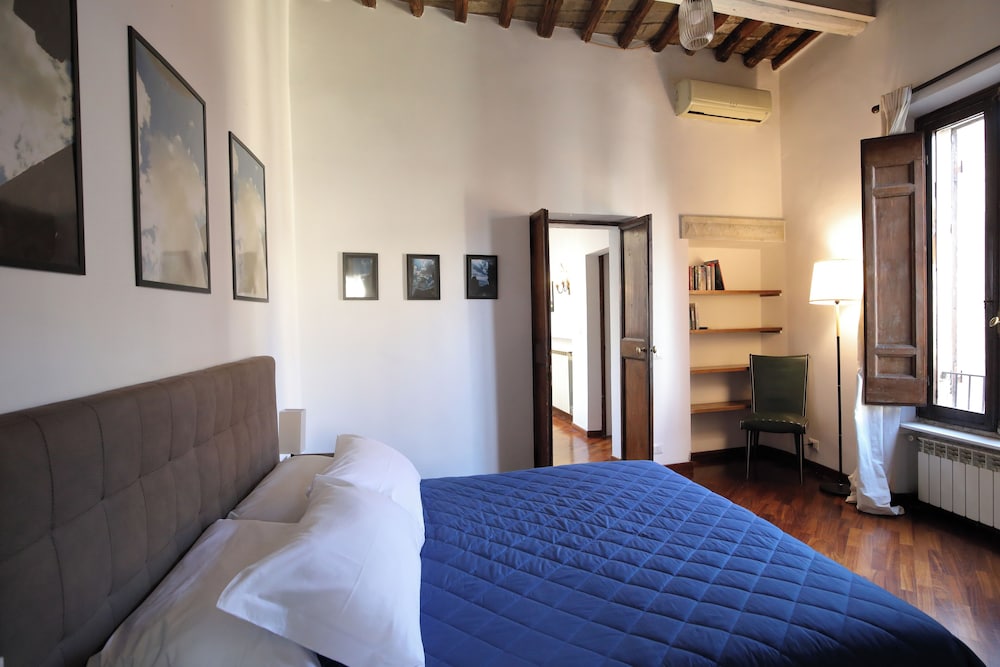Pantheon Apartments