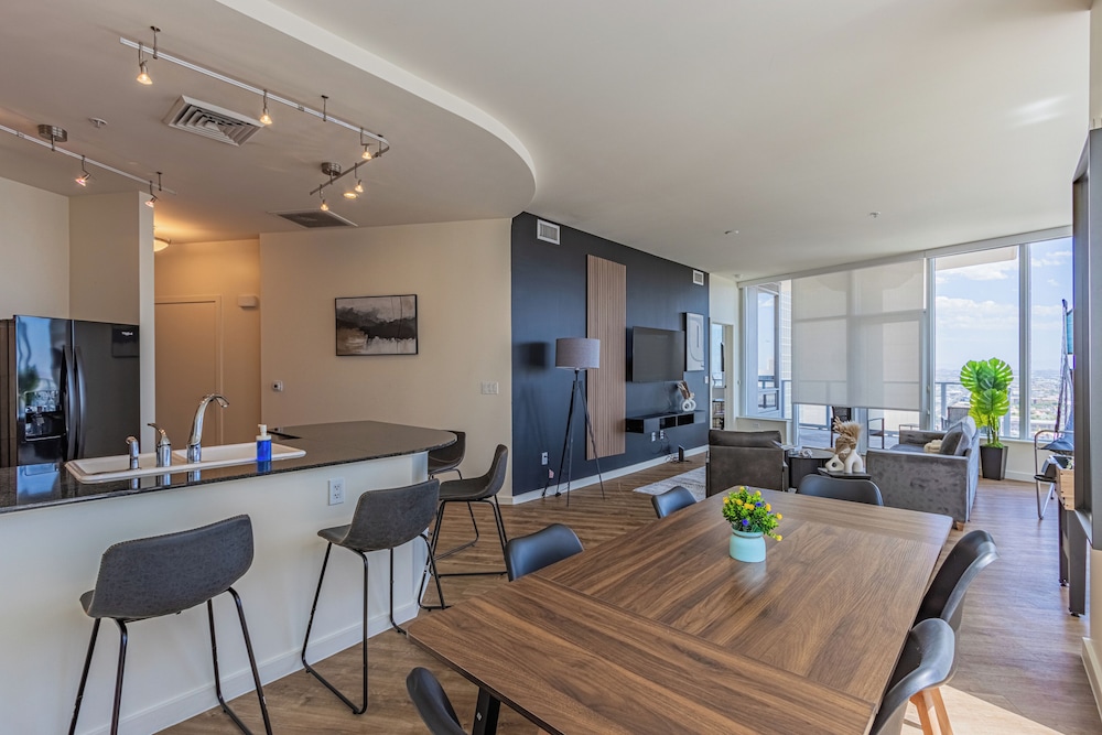 ROVE LIVING/KL - 44 Monroe