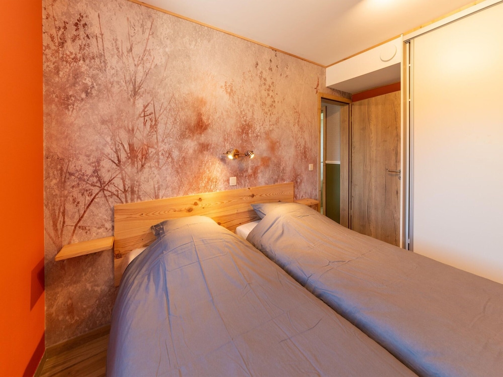 Spacious Getaway Near Spa F1
