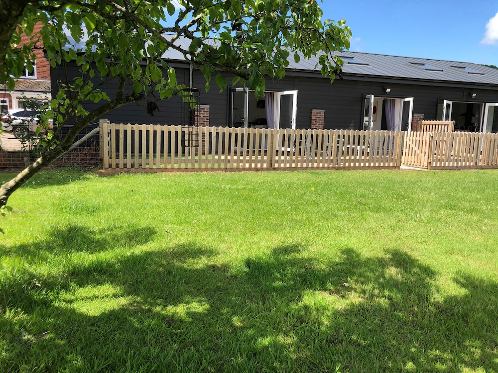 2 Barn Cottages