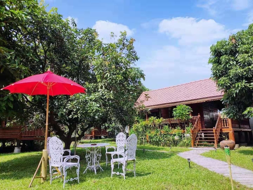 CAPITAL O923 Elephant at baan Tawai view 3