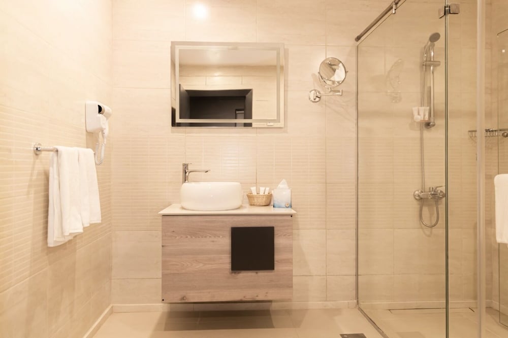 Sweimeh Vacations - O Beach Hotel  Resort - Property Image 9
