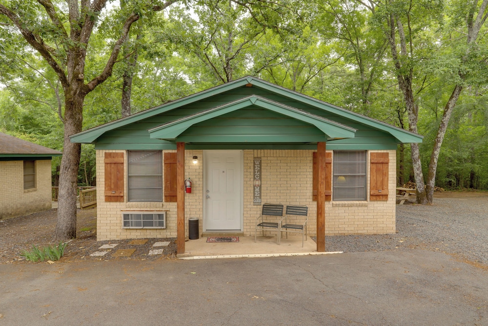 Boat, Swim & Hike: Cottage Near Greers Ferry Lake!