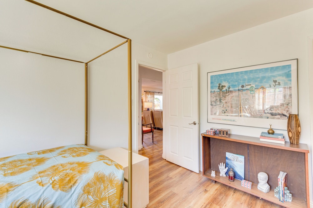 2 Mi to Dtwn: Vintage-inspired Gem in Palm Springs