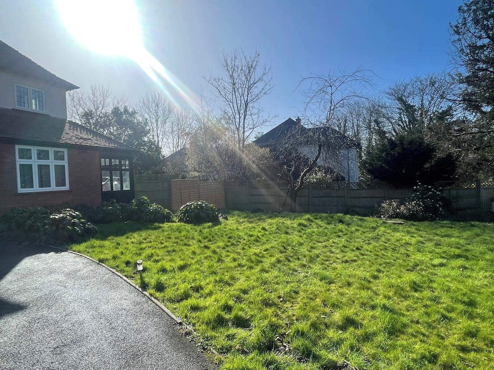 Bristol Blissful Retreat - 6 Bedrooms