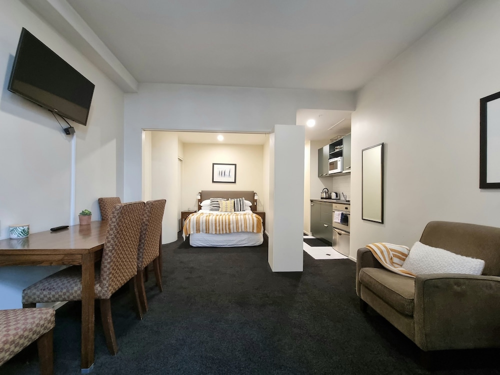 One Bedroom with Disabled Bathroom view 5