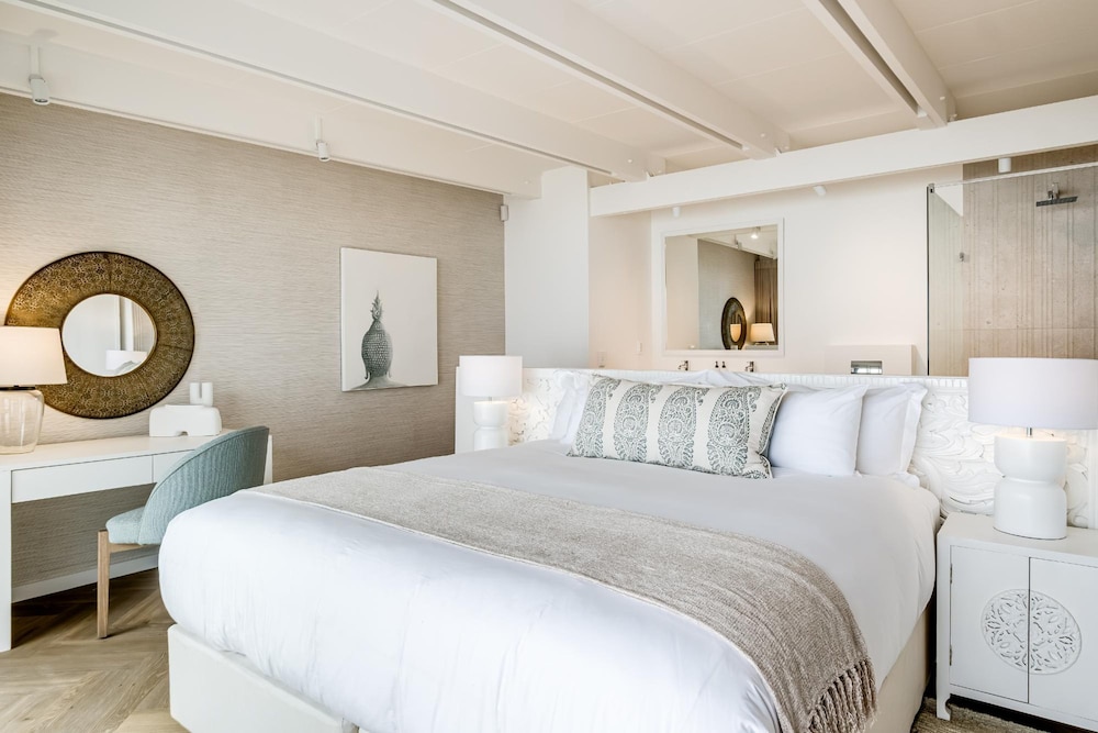 Idyllic Camps Bay Villa w 2 Pools Buddha Retreat