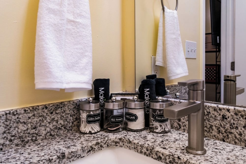 Family-friendly 3BR w/ Hot Tub & Games