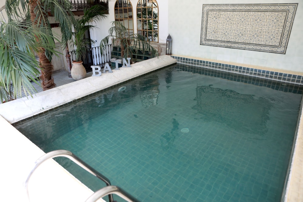 Justin de Provence en Orange — recepcion & lobby