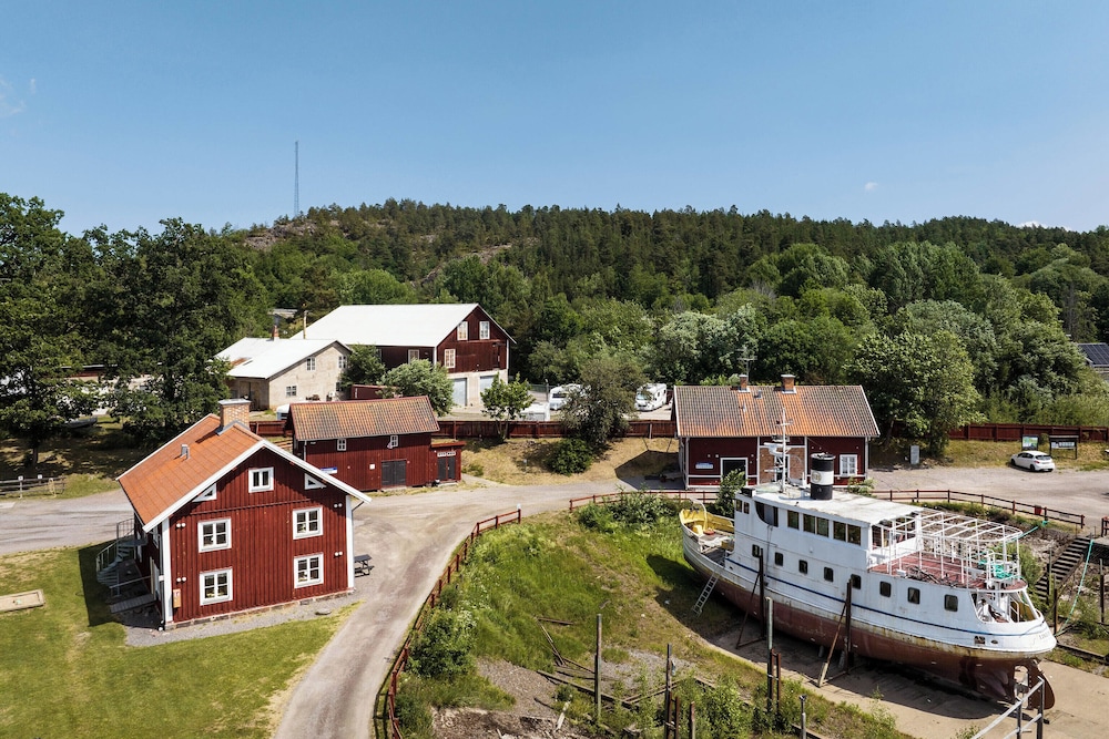 Skeppsdockans Camping & Vandrarhem