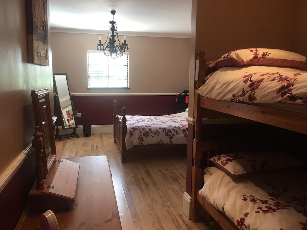 Suffolk Retreats for up to 24 Guests With hot tub view 2