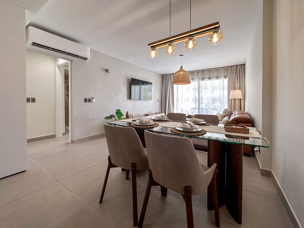 Spectacular Brand new Beach Condo