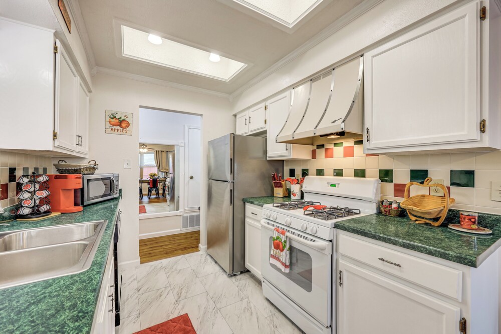 3 Mi to Randolph Afb: Family Home w/ Poker Table!