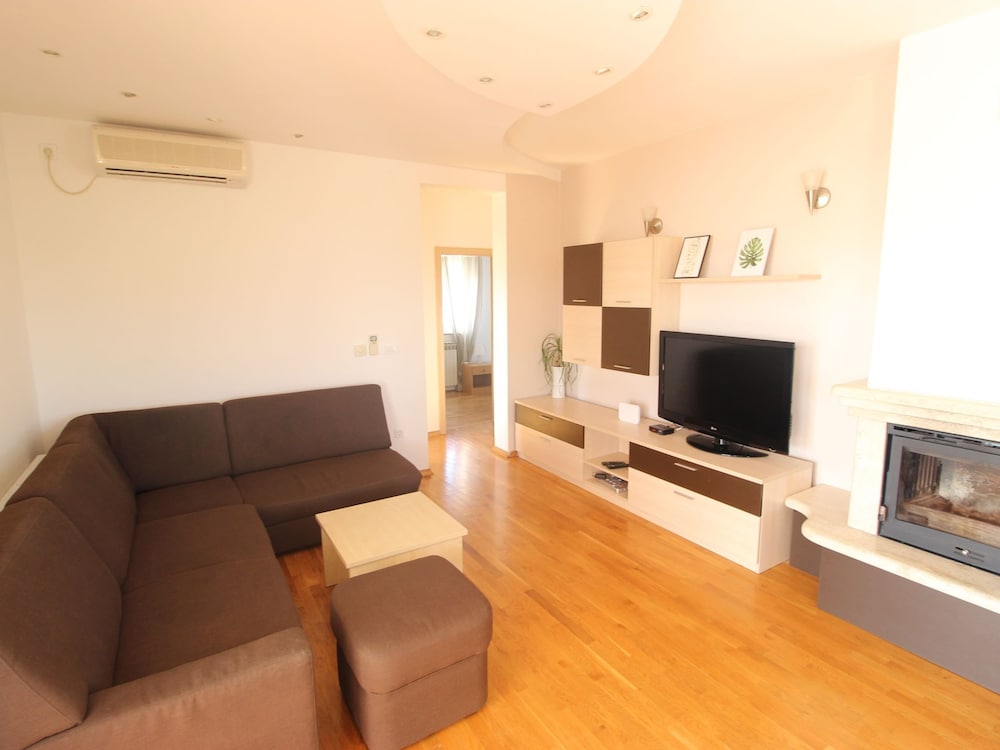 Villa in Debeljak With Private Pool