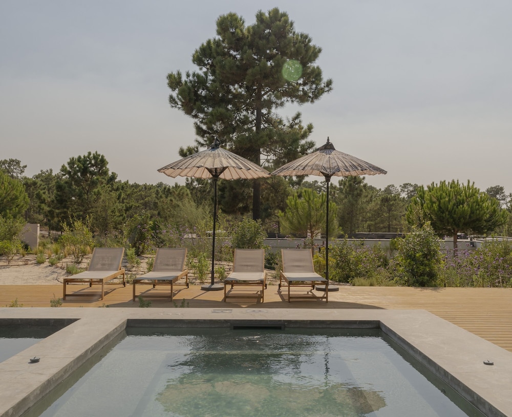 CL M Villa Retreat by Cadenzalux