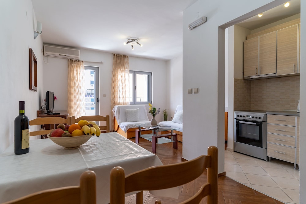 SMS Apartments