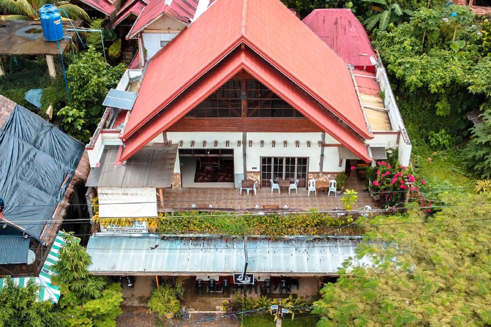 Novie's Tourist Inn