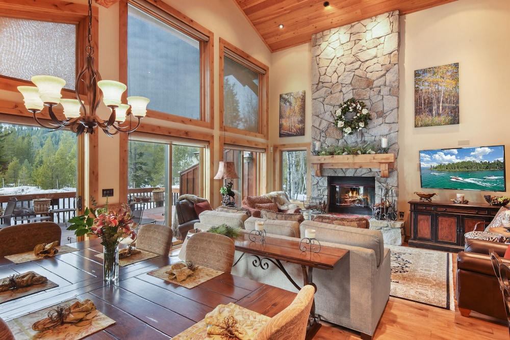 Lake Tahoe Vacations - Wulf's Lodge at Squaw Valley - Property Image 4