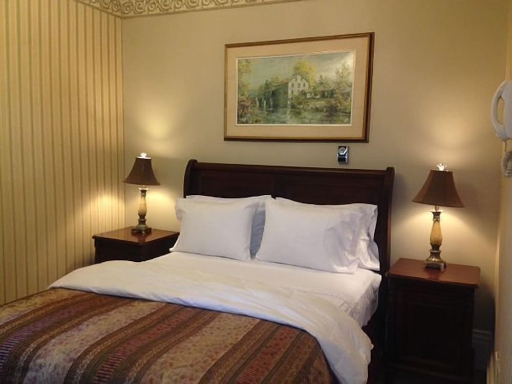 Brockville Vacations - The Noble Suites - Property Image 59