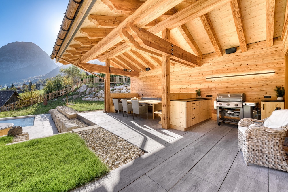 Chalet GM in Brand With 5 Bedrooms and 8 Bathrooms