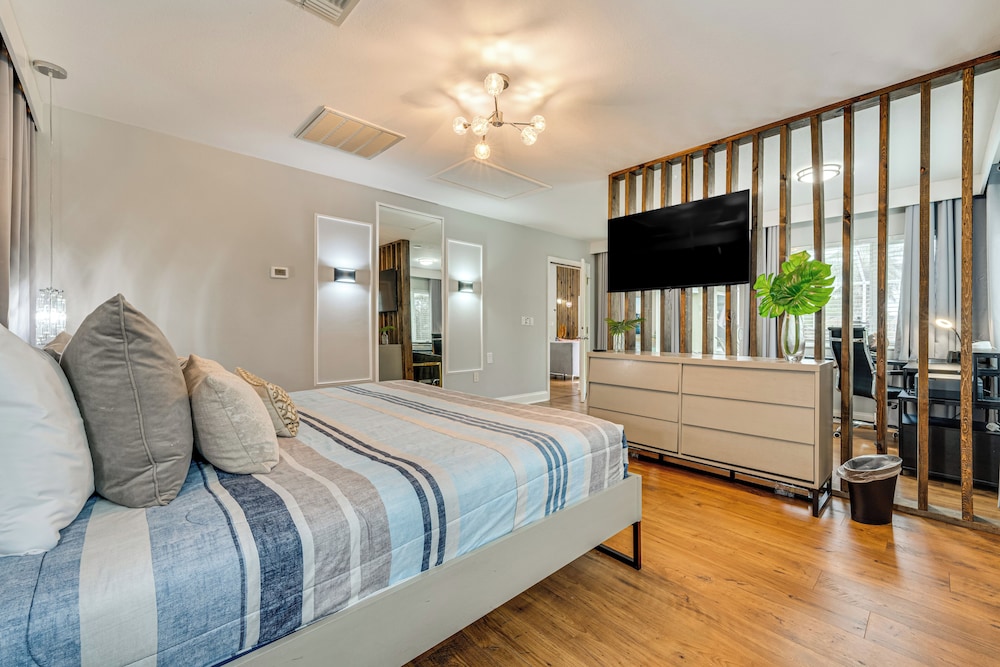 9 Mi to Disney: Themed Rooms & Private Pool!