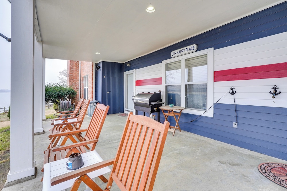 Lakefront Home w/ Private Dock in Grove