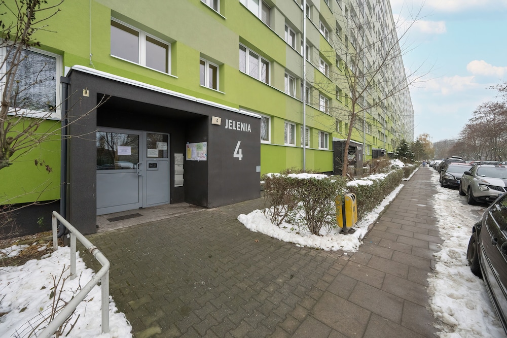 Apartment Close to the Park by Renters view 2