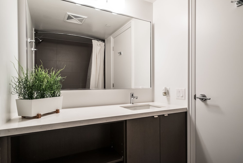 QuickStay - Luxury Executive in Yorkville (Yonge & Bloor)