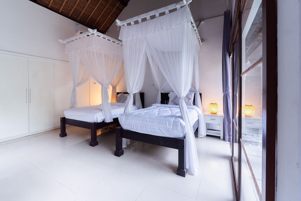 Karen's Tropical Villa