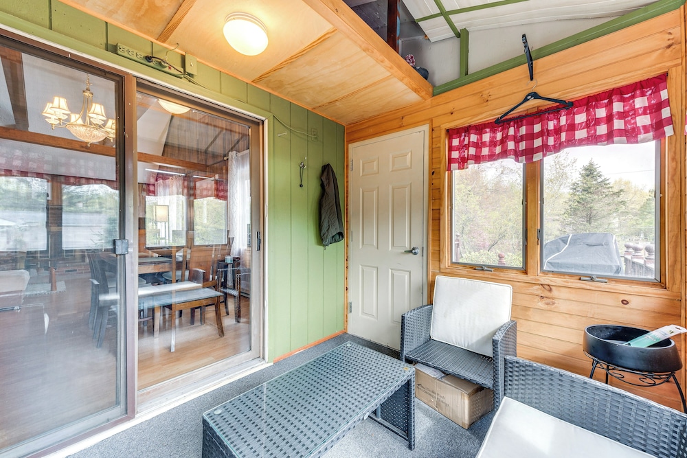 Long Pond Getaway w/ Lake Access!